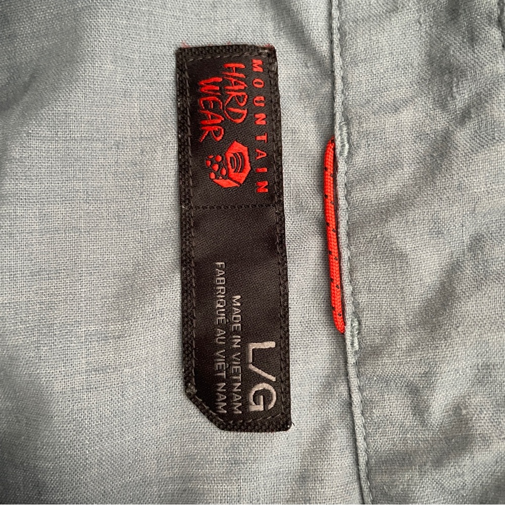 Mountain Hardwear Light Blue Button Down Shirt